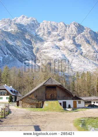 在 Koenigsee 中的冬天。德国拜仁。