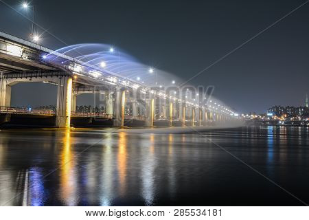 Banpo Bridge Rainbow Fountain