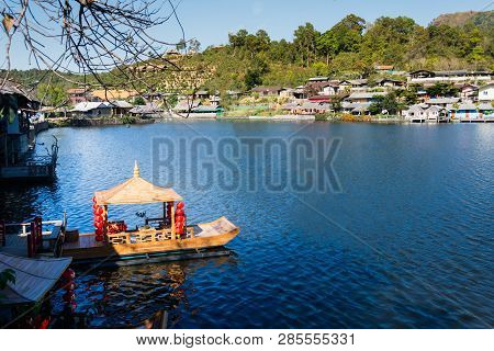 Boat Floating At The Lee Wine Ruk Thai Lake ,beautiful Scenery Chinese Village, Mae Hong Son In Thai