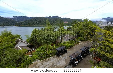 Belum Rainforest Resort