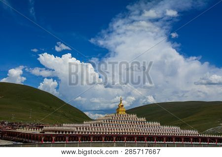 Sichuan, China - Oct 5, 2017: Yarchen Gar Monastery In Garze Tibetan, Sichuan, China. Yarchen Gar Is