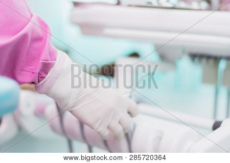 Dentis Assistance Holding Dentist Tool, Varities Of Quipment For Fix Restoration