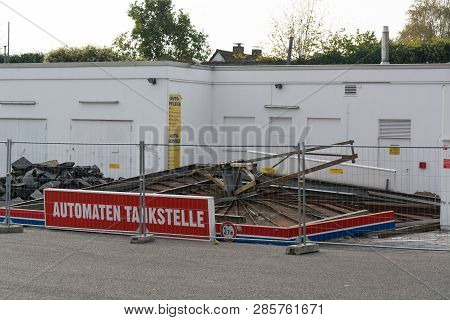 Heiligenhaus, Nrw, Germany - October 19, 
2018: Demolition Of The Petrol Station In Heiligenhaus Beh