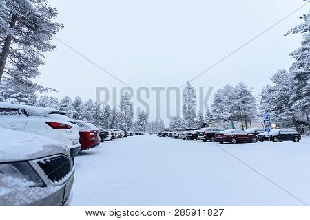 Editorial: Kuusamon City, Finland, 27th December 2018. Car Park At Holiday Club Kuusamon Tropiikki W