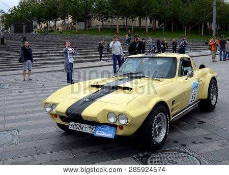 Moscow, Russia -  June 25, 2017: Chevrolet Corvette 1967 At The Start Of The Rally Of Vintage Cars I