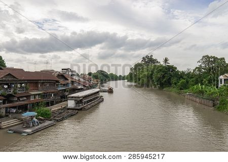 Samut Songkhram, Thailand - July 15, 2018 : Amphawa Floating Market In Samut Songkhram, Thailand. It