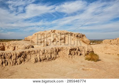 Ruins Of The Toprak-kala Fortress In Kyzylkum Desert, Karakalpakstan, Uzbekistan, Central Asia