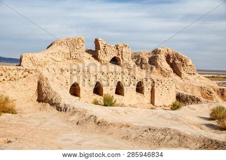 Ruins Of The Toprak-kala Fortress Of Ancient Khorezm In Kyzylkum Desert, Uzbekistan