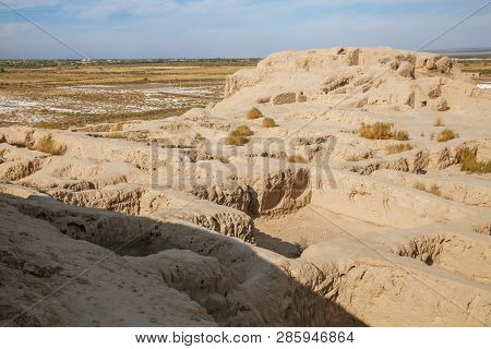 Ancient Fortress Toprak-kala (toprak Qala) In Kyzylkum Desert, Karakalpakstan, Uzbekistan, Central A