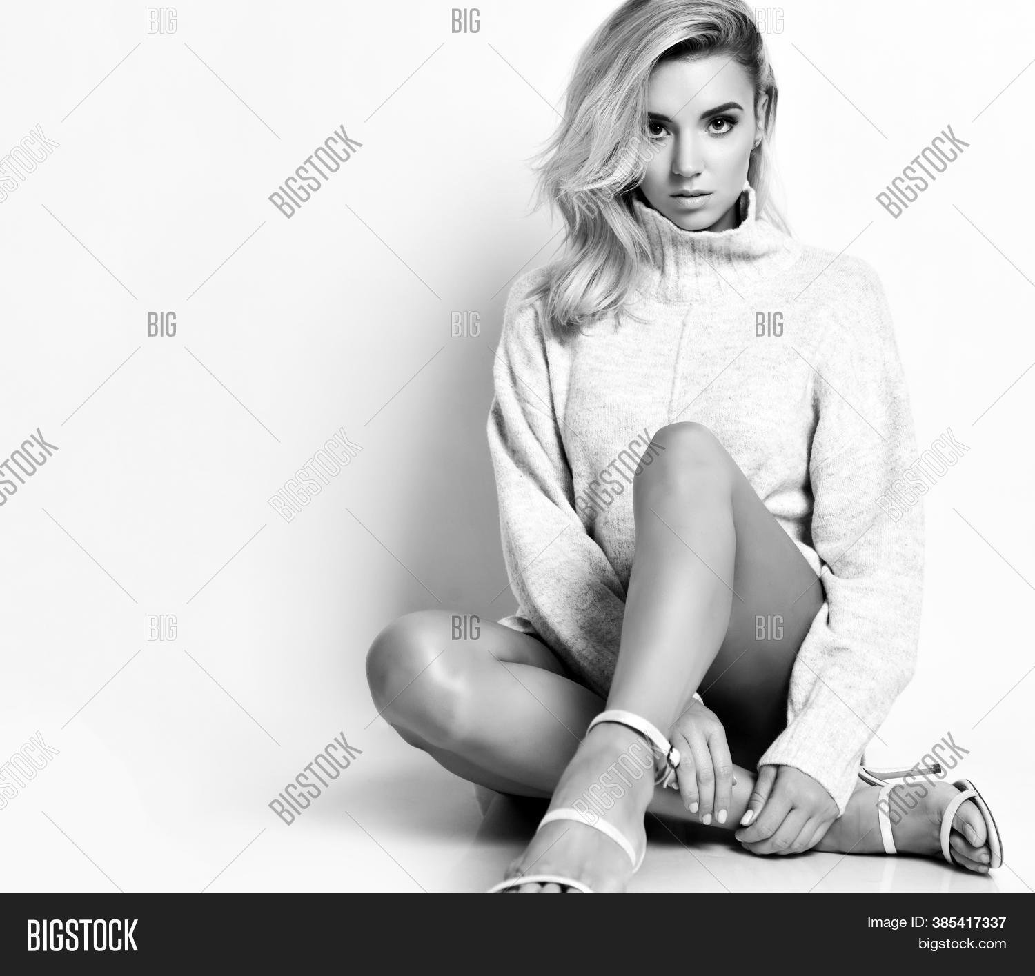 Perfect Sexy Blonde Perfect Sexy Blonde
