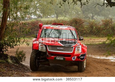 Portalegre, Portugal 3. November: Rui Sousa einen Isuzu d-max in Baja 500 fÃ¤hrt, auf Fia Wor integriert