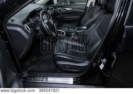 x trail 3 car seats