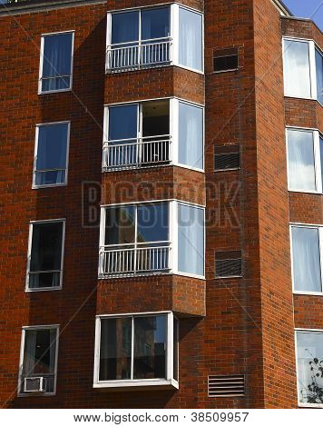 Стекла заключены внутренние дворики