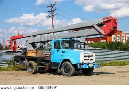 Novyy Urengoy, Russia - July 11, 2020: Old Lift Truck Agp-22 Mounted On The Truck Chassis Zil 433362