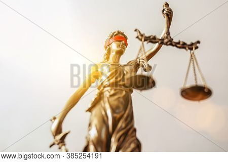 The Statue Of Justice - Lady Justice Or Iustitia / Justitia The Roman Goddess Of Justice