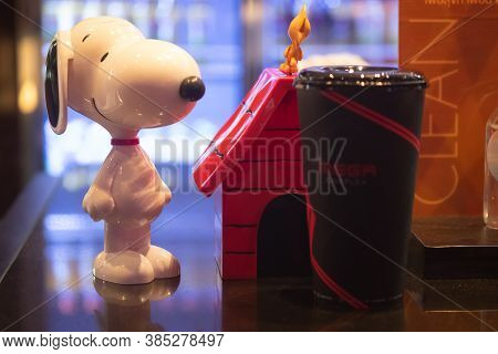 Samut Prakan, Thailand - September 14, 2020 : Plastic Of Snoopy Drink Cup And Woodstock Popcorn Buck