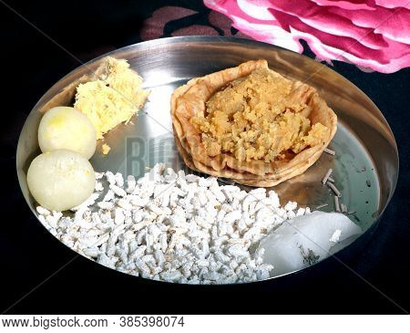 Suji Halwa With Puri Or Sooji Halwa In Plate