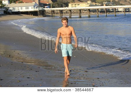 MALIBU - 4 OCT: Thomas Kasp qui vient de terminer le tournage de « Space Warriors » et qui est connu pour son rol