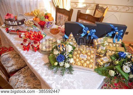 Engagement Accessories . Engagement Basket . Cake, Shekerbura, Chocolate Baklava . Azerbaycan Baku .