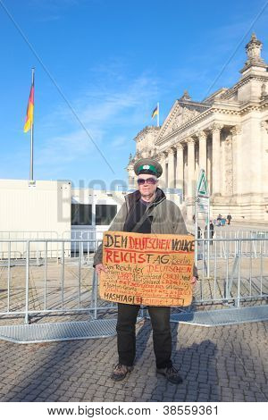 Berlín - 3. listopad: Protestující před sněmu v listopadu 3, 2011 v Berlíně, Německo. Cit