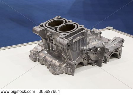 Aluminium Die Casting Products Made From High Pressure Injection Machine Using Molten Metal And Meta