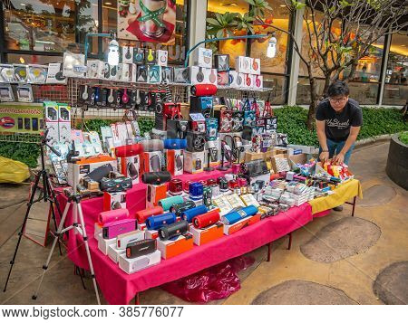 Udon Thani/thailand-11 Dec 2017:unacquainted People In Ud Town Community Mall  At Udon Thani City Th