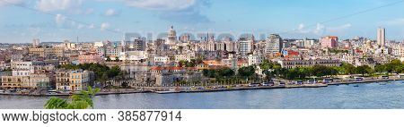 Havana, Cuba-october 07, 2016. Close-up Panorama View Of Historical Old Havana City With Famous Buil