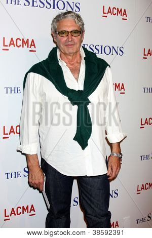 LOS ANGELES - Okt 10: Michael Nouri kommt in der 