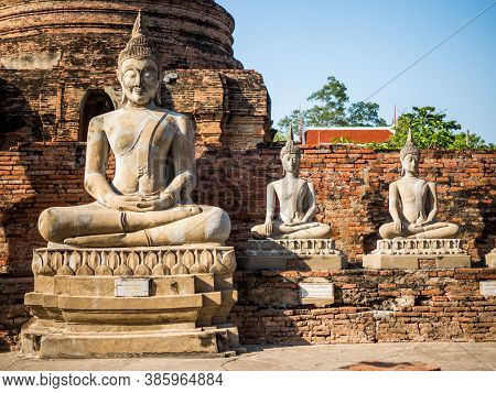Ayutthaya, Thailand - November 5, 2018: Wat Yai Chai Mongkol At Ayutthaya Is The Famous Temple In Ay