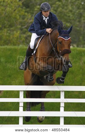24/06/2011 HICKSTEAD Anglie, malý JOHN jel Spivey Phillip (GBR) soutěží v Hickstead