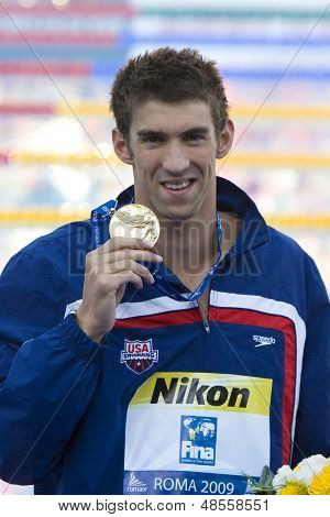Jul 29 2009; Rom Italien; Michael Phelps (USA) under medal ceremoni for herre 200m butterfly,