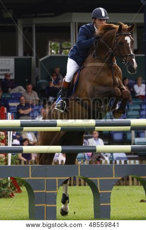 2011/06/24 ヒックステッド イングランド、チャーリー ・ ホワイト (GBR) ヒックステッド マスターの競合によって苦しむランコ