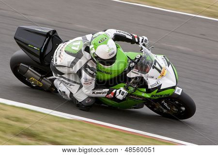 26 Září 2009; Číslo 17 Simon Andrews GBR Silverstone Anglie: jezdec v sedle MSS Colchester Kawasa