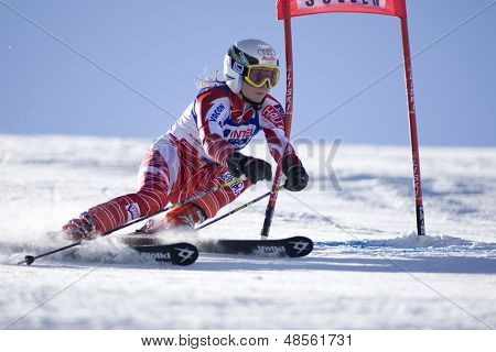 SOELDEN AUSTRIA 25 OCT, FIN Leinonen Sanni konkurencyjnych w wyścigu slalom gigant kobiet w Rettenb