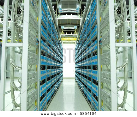 nätverkskablar och servrar