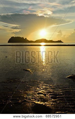 Sunrise At Hat Sai Ri Beach In Chumphon