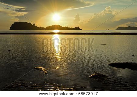 Sunrise At Hat Sai Ri Beach In Chumphon