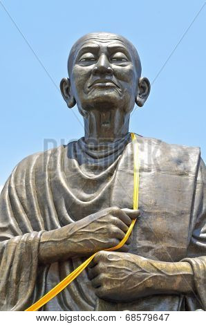 Large Statue Of Luang Pho To Monks