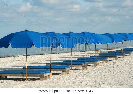 Sedie da spiaggia blu