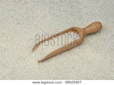 the rice in scoop