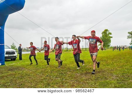 One of teams finishes in cross-country race.Tyumen