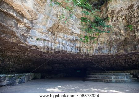 Dunbar Cave