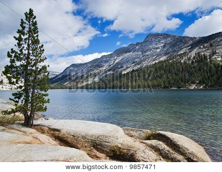 Lago em Yosemite