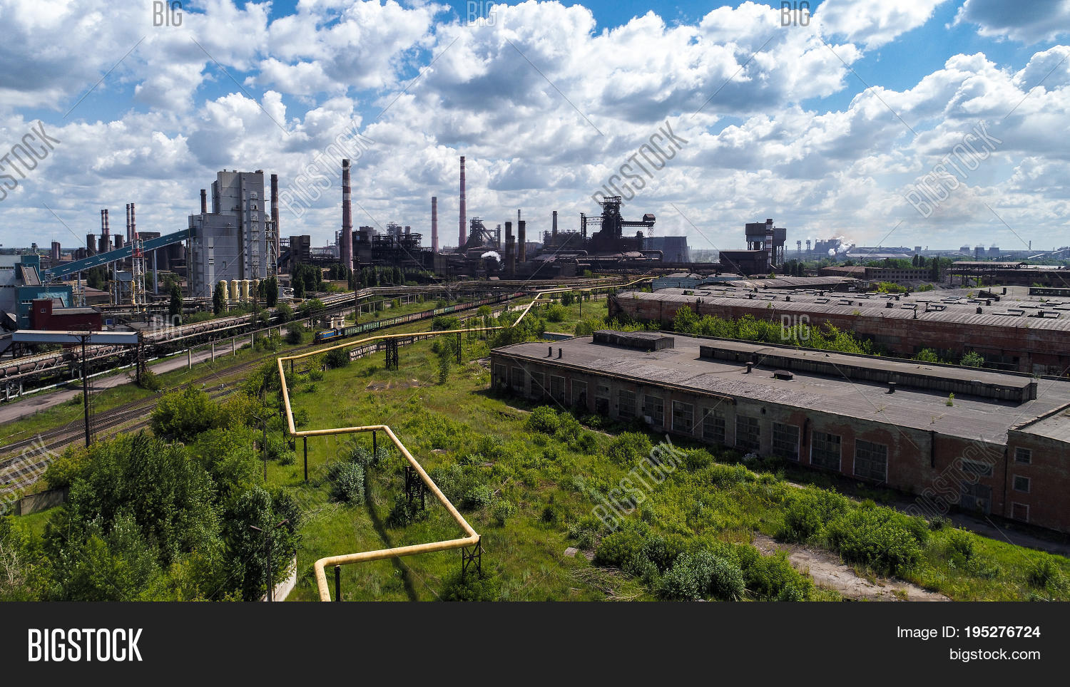 Липецк новолипецкий комбинат. Нлмк липецк. Завод нлмк. Завод нлмк. Завод нлмк липецк.