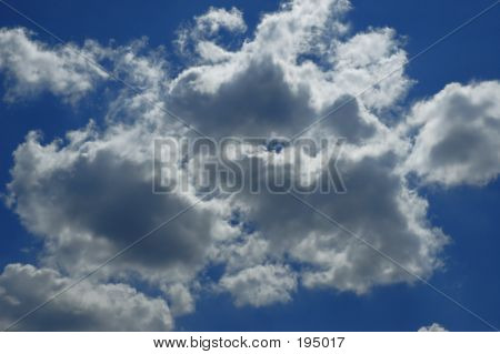 Backlit Wolken
