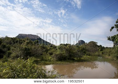 Pidurangala rock, Sri Lanka. Questo antico sito era una volta il sito delle Royal Pidurangala Rock Monas