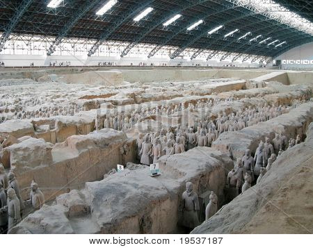 Guerrieri di terracotta seppelliti con l'imperatore di Qin in 209-210 A.C. in Xian, Cina.