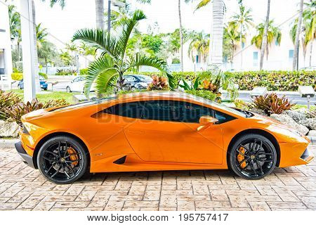 Supercar Lamborghini Aventador Orange
