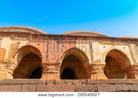 Arches Of Rasmancha, Oldest Brick Temple Of India -tourist Attraction In Bishnupur, West Bengal, Ind