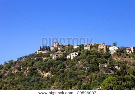 maleriske og historiske by Deia i Tramuntana, Mallorca, Spanien